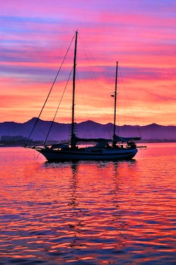 Sunrise in Manzanillo Living off the grid