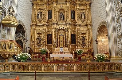 Fantastic gold decorations inside the Santo Domingo Cathedral in Oaxaca, Mexico