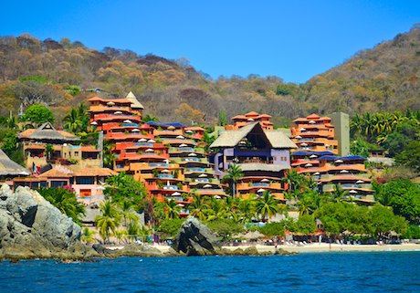 Zihuatanejo bay resorts cruising blog