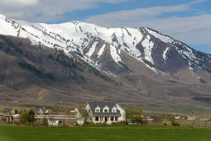 RV roadtrip through Farmland and mountasin of northern Utah