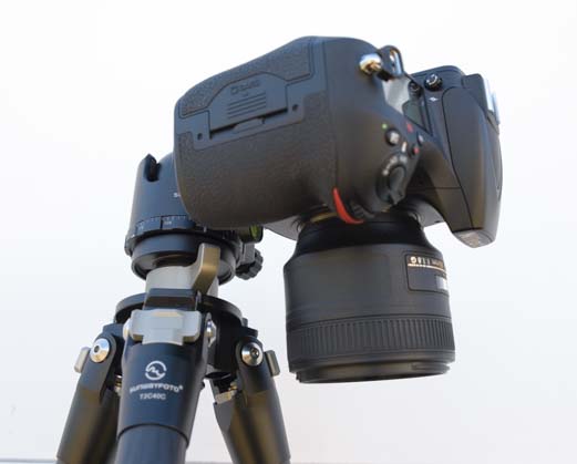 Sunwayfoto XB-52DL ballhead notch points camera down