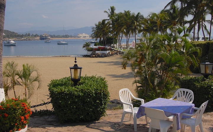 Las Hadas Resort beach dining