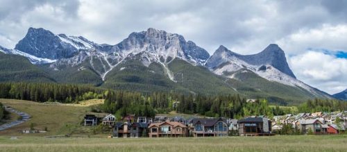 Canmore, Alberta – An Outdoor Lover’s Town in the Rocky Mountains