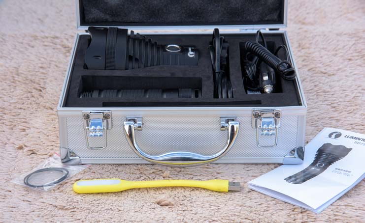 Lumintop SD75 flashlight suitcase open