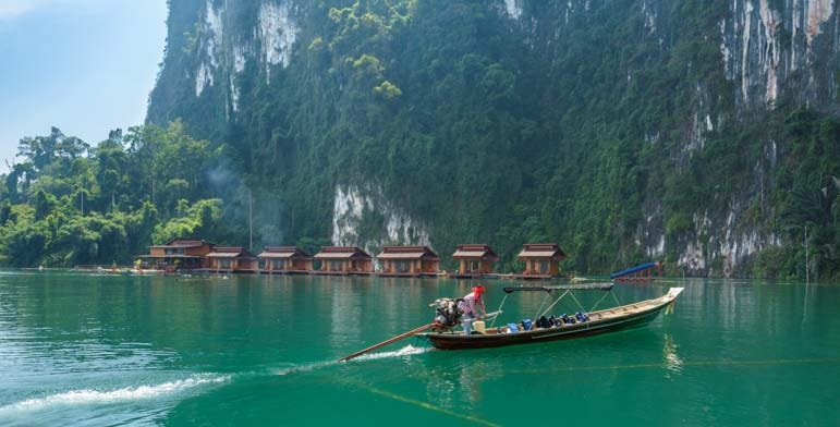 Longtail boat Greenery Panvaree Resort Chiewlarn Lake Cheow Lan Lake Khao Sok National Park Thailand copy-min