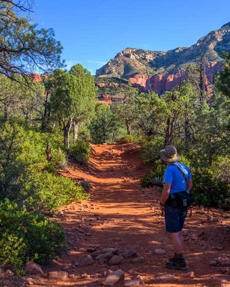Hiking Brins Mesa Trail Sedona Arizona-min