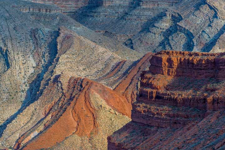 Utah red rock wavy patterns and swirls-min