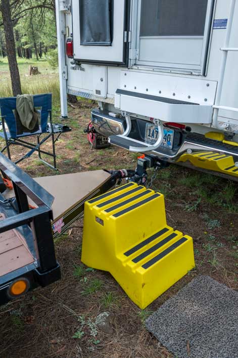 Stair solution for Arctic Fox 860 truck camper