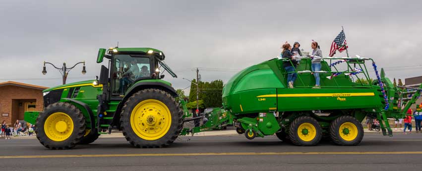 Big farm equipment in Othello Washington 4th of July parade