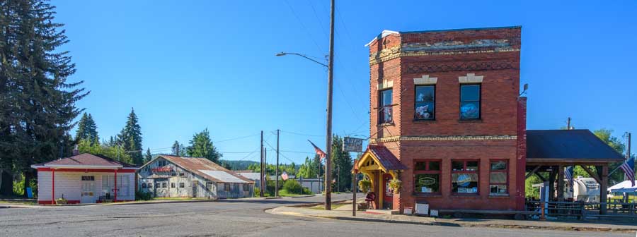 Bovill Idaho Elk Tavern and Conoco Inn