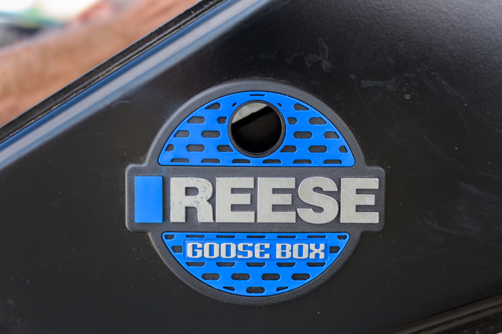 Reese Goose Box 20k Gen 3 Hitch inspection window shows the air bags are not inflated